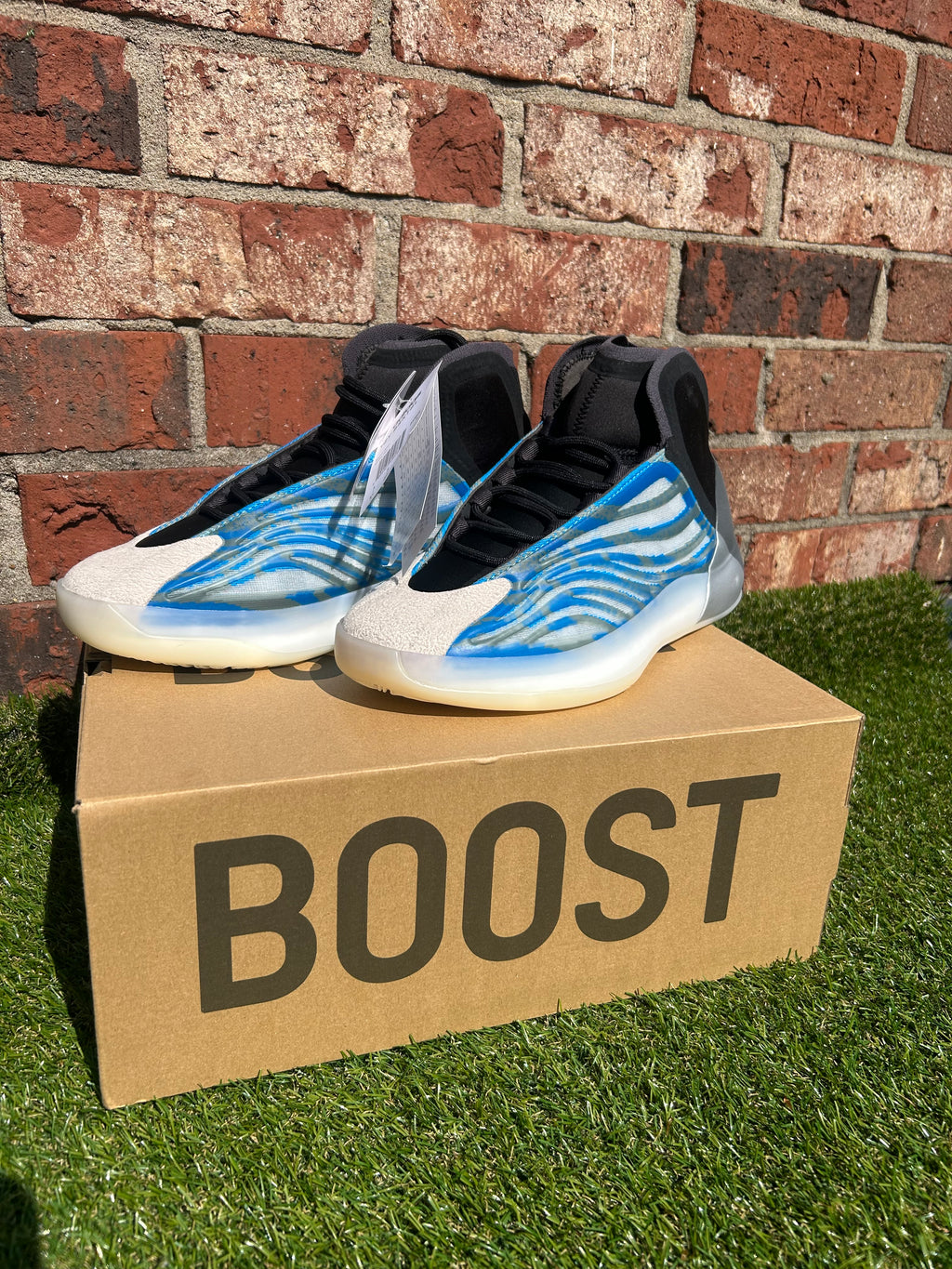 Adidas Yeezy QNTM BSKTBL Frozen Blue