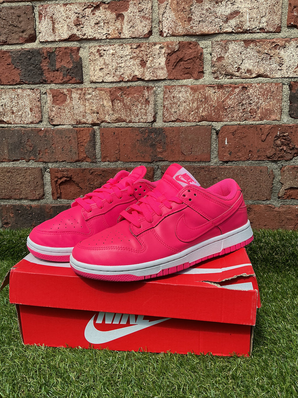 Nike Dunk Low Hyper Pink (W)