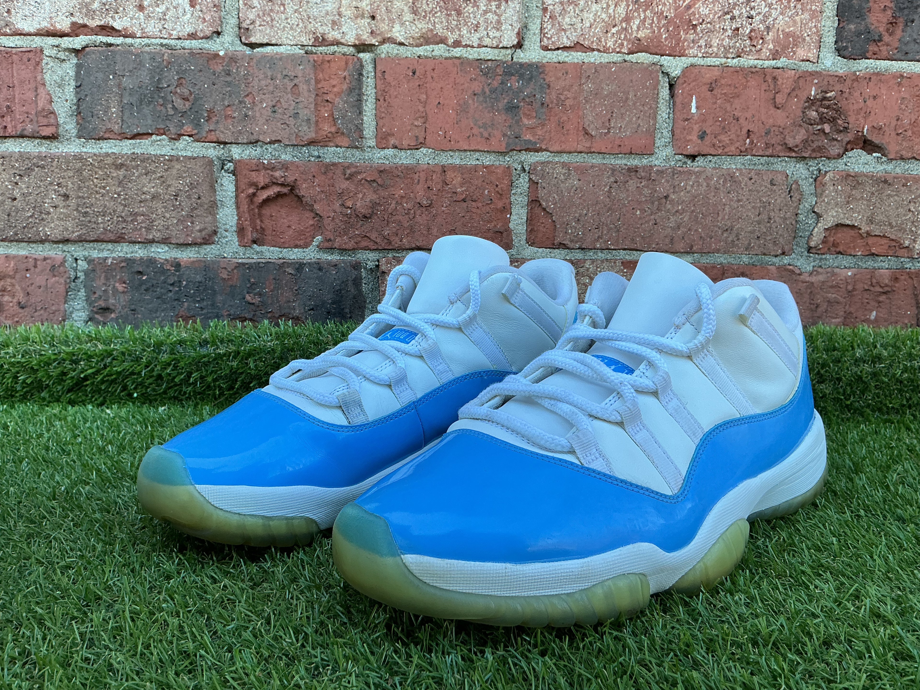 Jordan Retro 11 Low University Blue