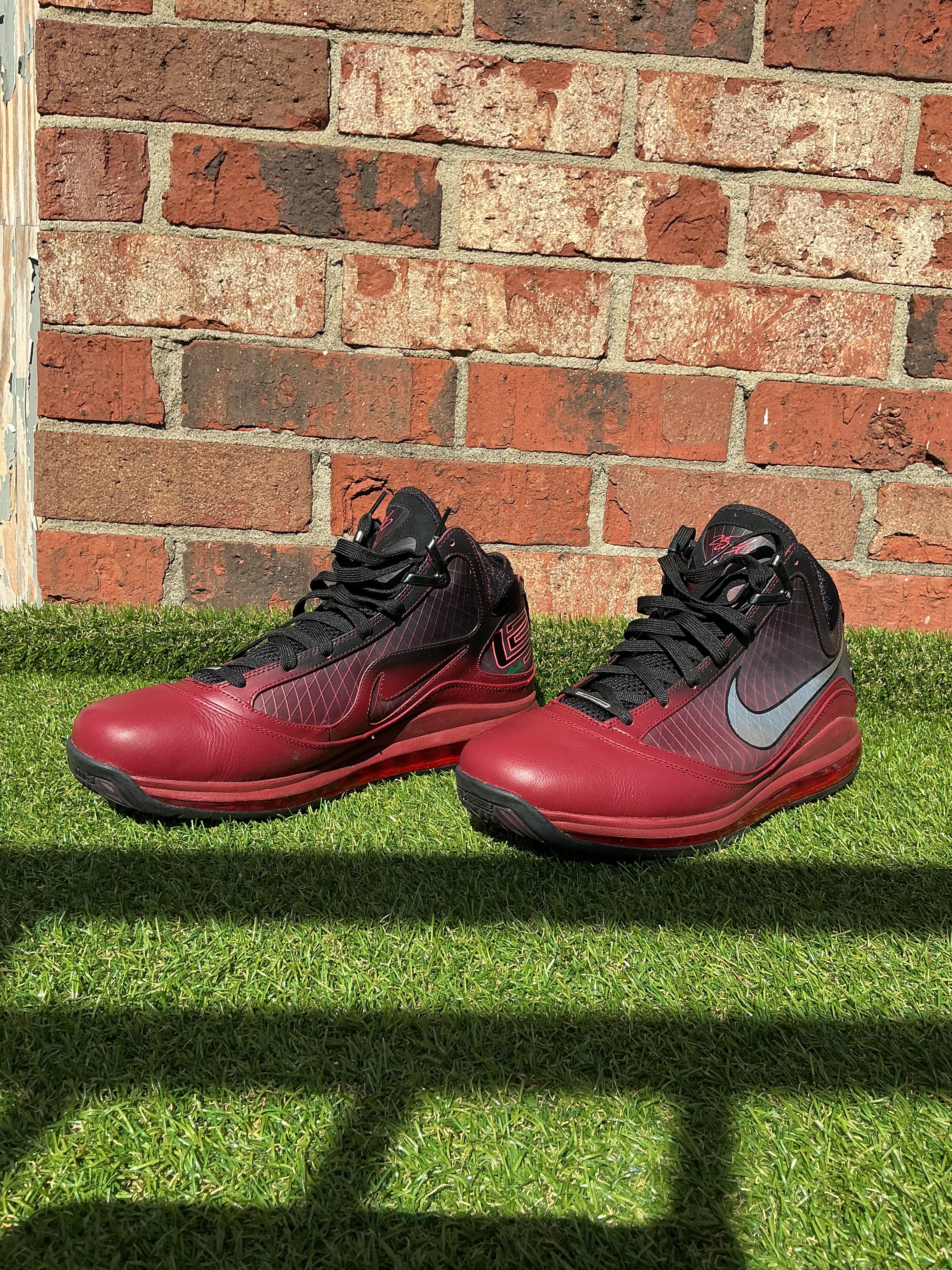 Nike LeBron 7 Christmas (2019)