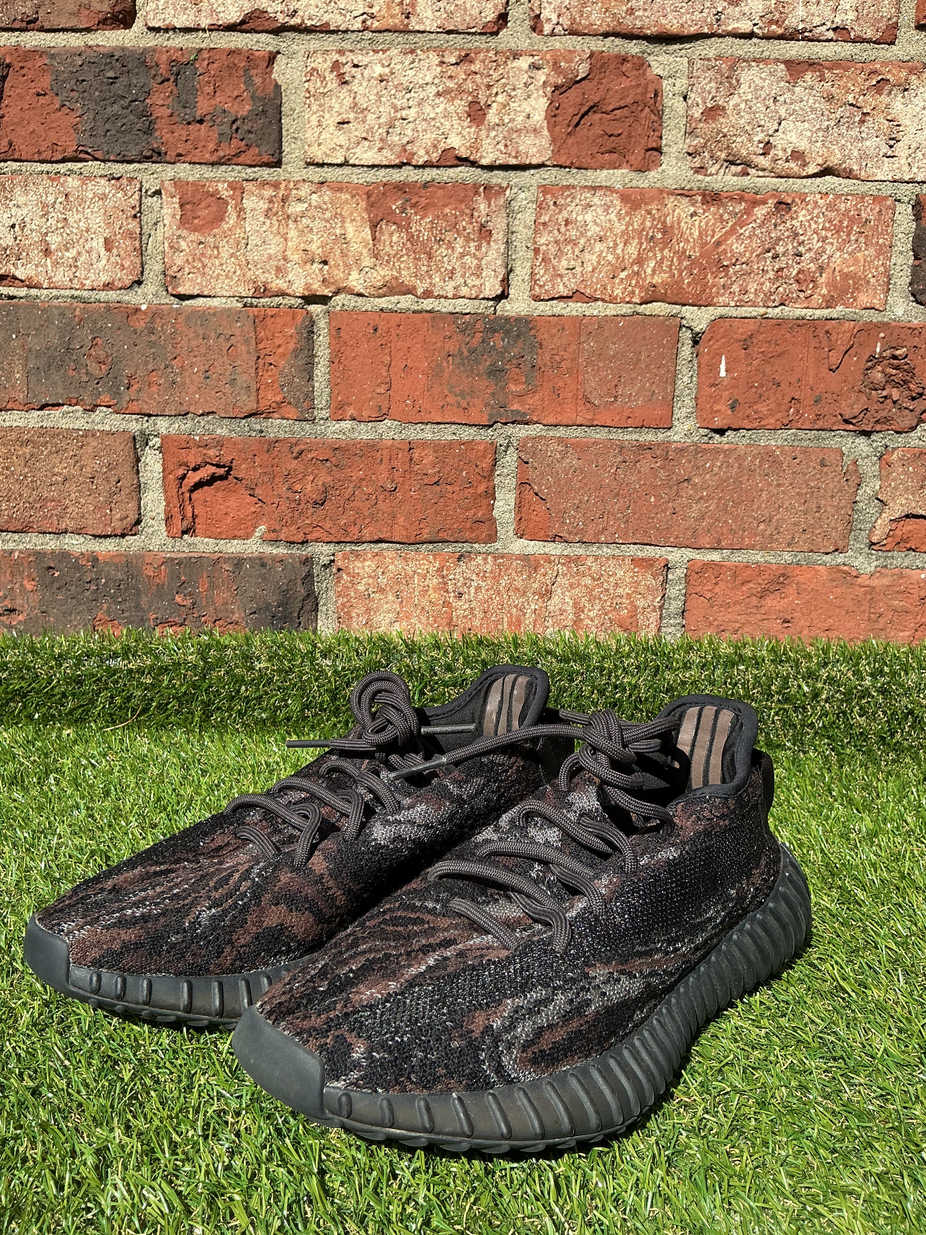 Adidas Yeezy Boost 350 v2